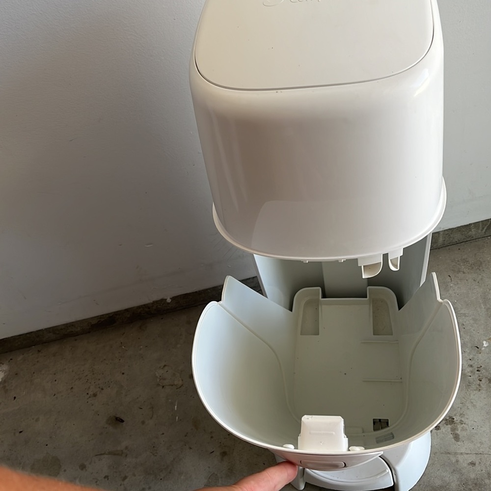 Diaper Genie - Picture 3 of 3